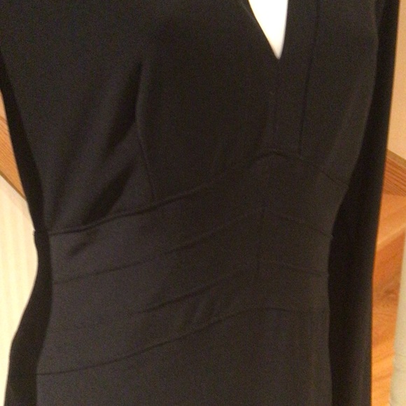 💕💕Host Pick💕💕⬇️Price Dropped ⬇️NWOT elegant black long sleeve midi dress - Picture 7 of 9
